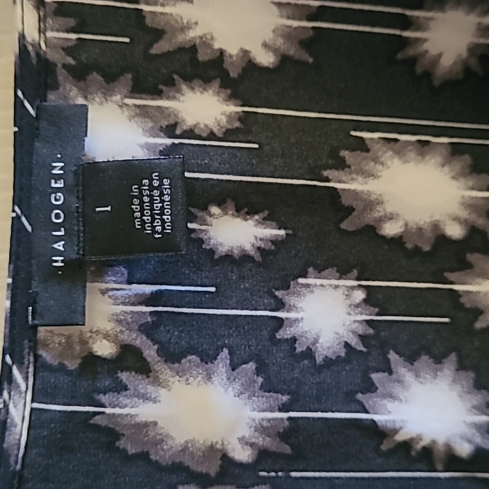 NEW Halogen Starburst B&W Faux Wrap Front With Snap, Sz 1/1X - Picture 3 of 5